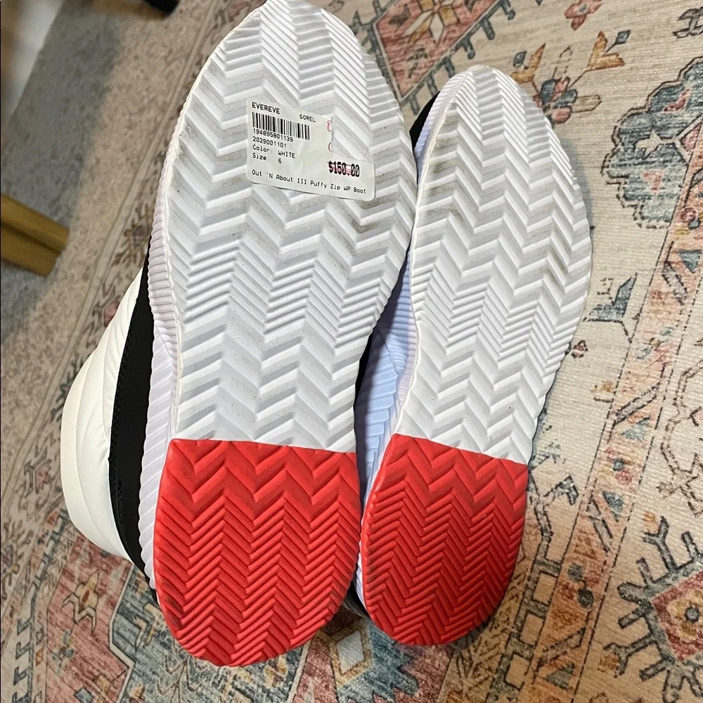 Sorel Out N About Quilted Boots Women’s Size 6 White Red Puffer Winter Shoes
